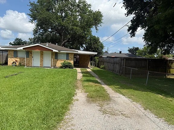 driveway /covered parking - 732 Arnold Ave