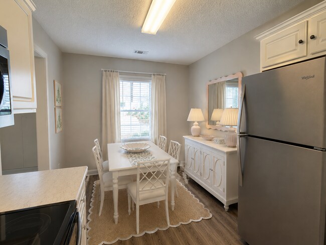 Foto del edificio - 547 Deerchase Ct