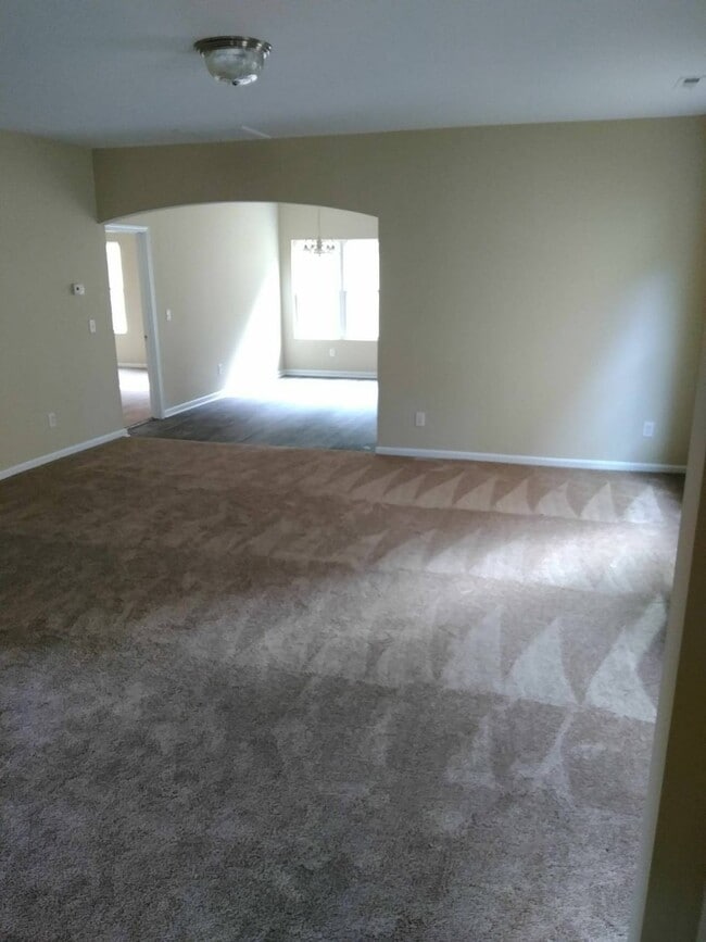 Photo - Spacious 4 Bedroom, 2.5 Bathroom Home!