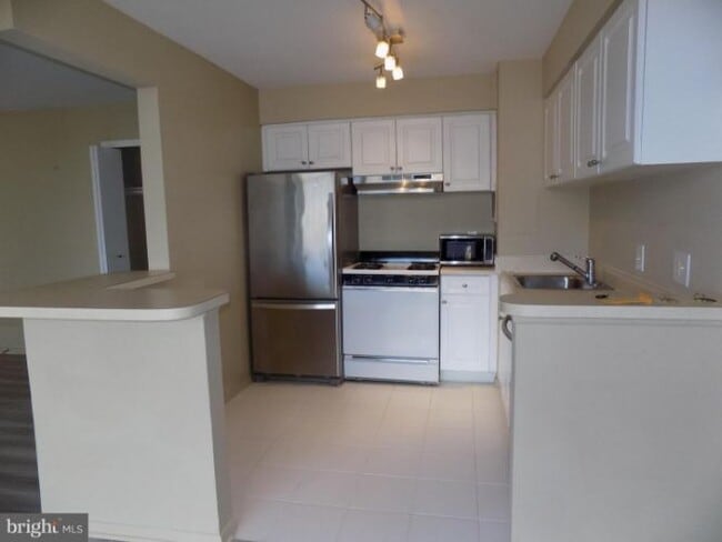 Foto del edificio - 8 8 South Van Dorn St