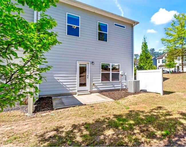 Building Photo - 136 Grant Dr