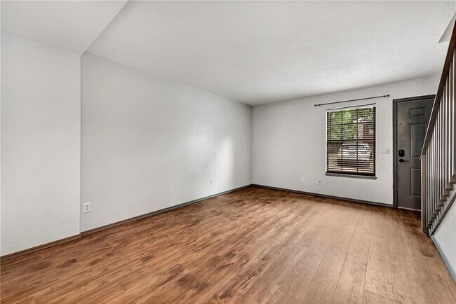 Foto del edificio - 1376 Oakland Ave