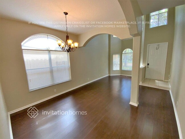 Foto del edificio - 1145 E Magnolia Cir