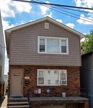 Building Photo - 203 Zabriskie St