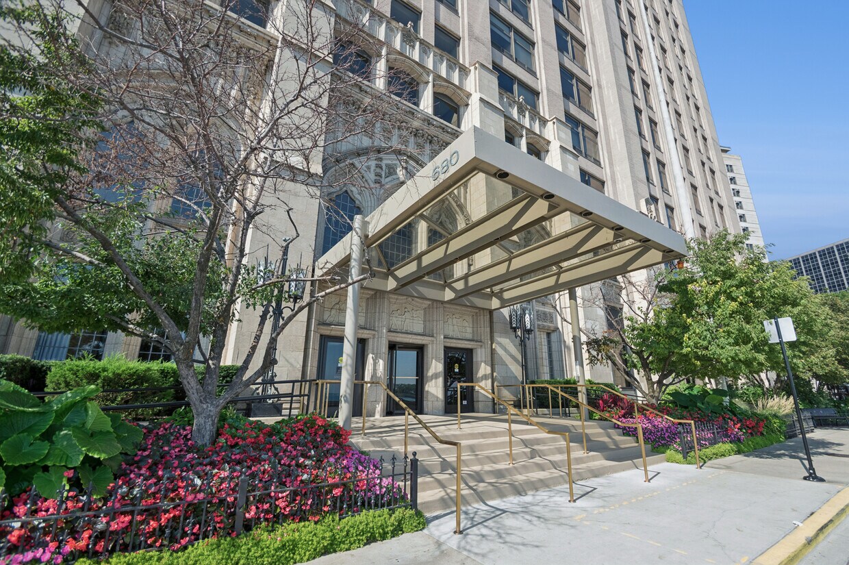 Foto principal - 680 N Lake Shore Dr