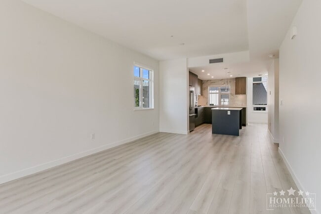 Building Photo - 8517-8201 201 St