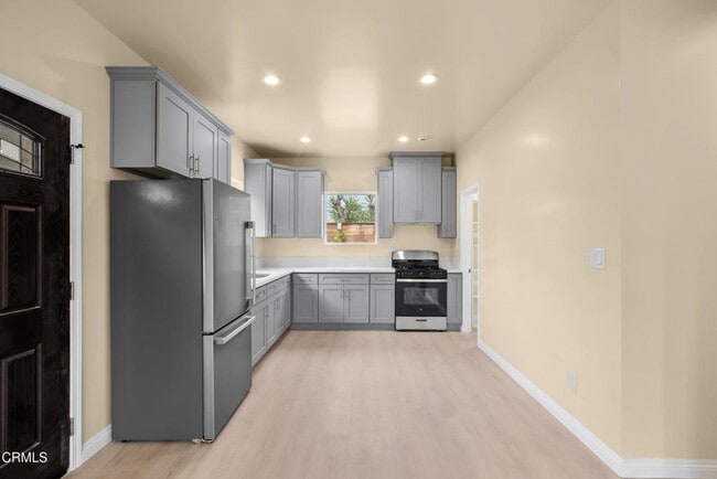 Building Photo - 148 S Parish Pl