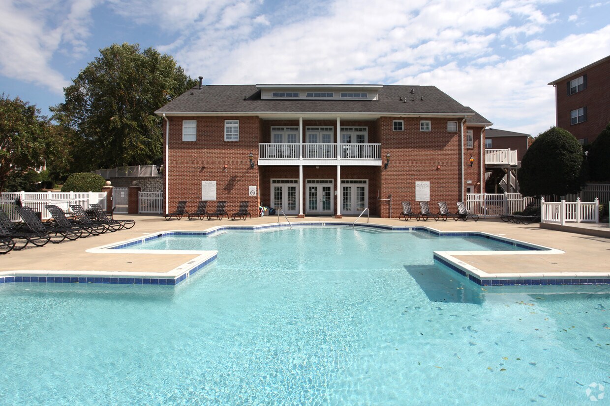 Abbotts Creek Apartments in Kernersville, NC