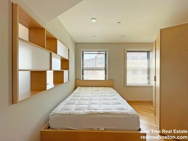 Building Photo - 125 Mount Auburn St