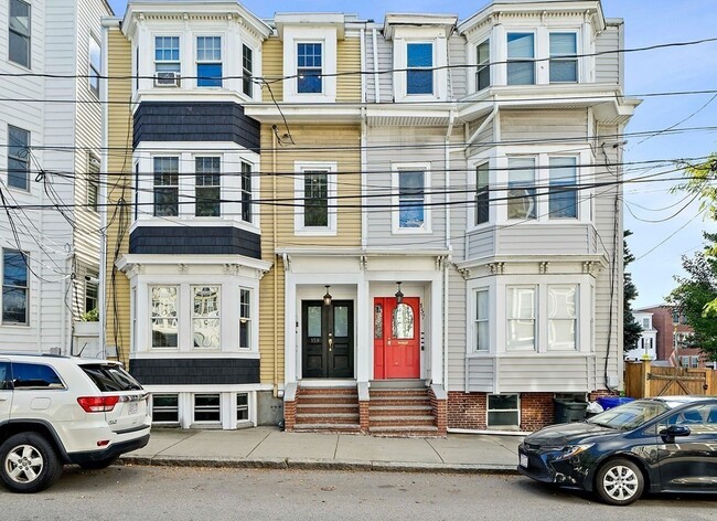 Building Photo - 159 W Seventh St