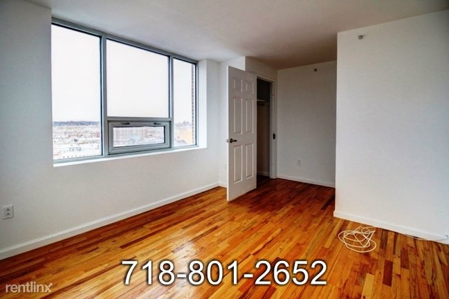 Building Photo - 360 Grove St