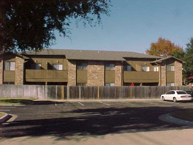 Primary Photo - Oak Trails Apartments