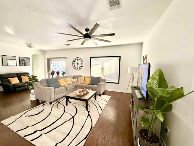 Foto del edificio - 2423 Trapper St