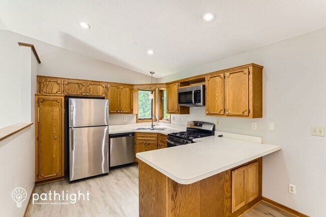 Foto del edificio - 5273 Lannon Ave NE