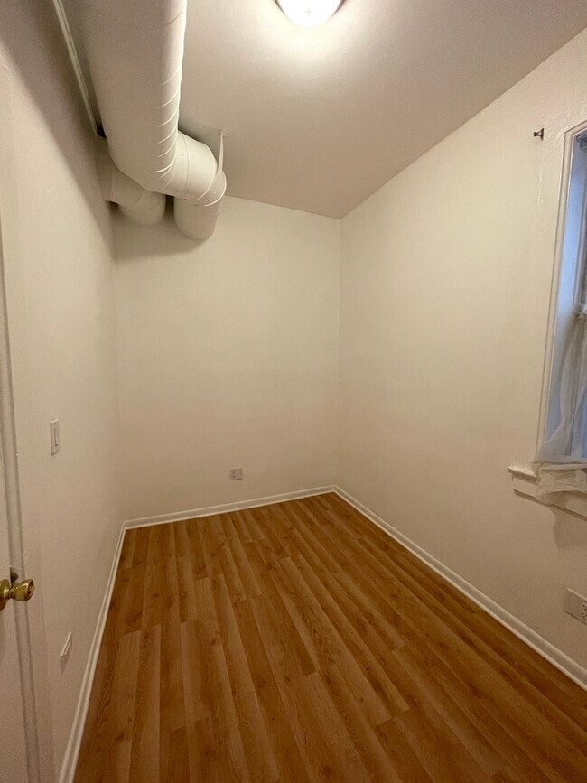 Foto del edificio - 1430 N Wood St