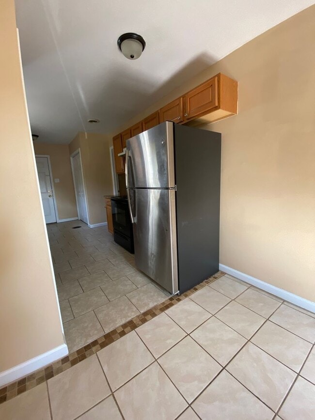 Building Photo - 2 Bedroom Home in Mishawaka with Central A...
