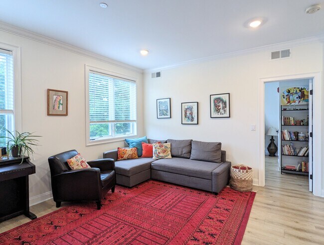 Sala de estar - 4281 Washington St