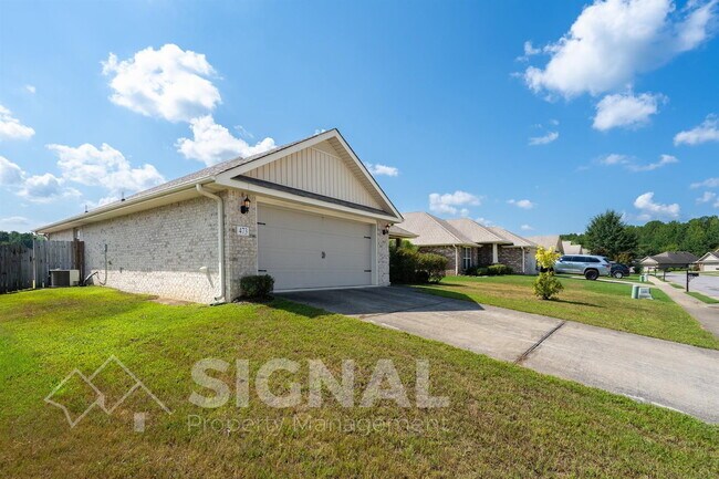 Foto del edificio - 473 River Crest Dr N