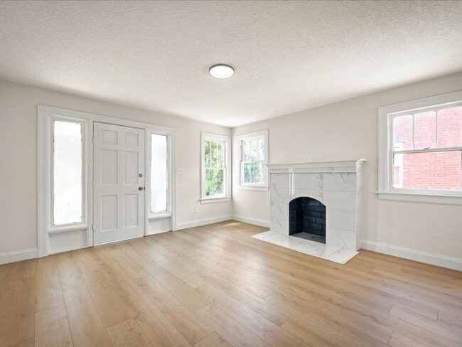 Building Photo - 45 W 55th St