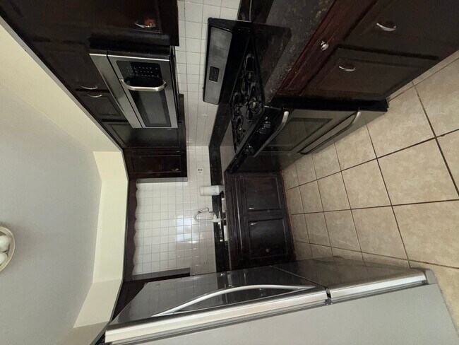 Foto del edificio - 7745 Adams St