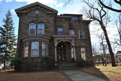 Foto principal - 967 W 4th St