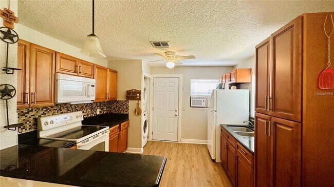 Photo - 850 E 19th St Apartment