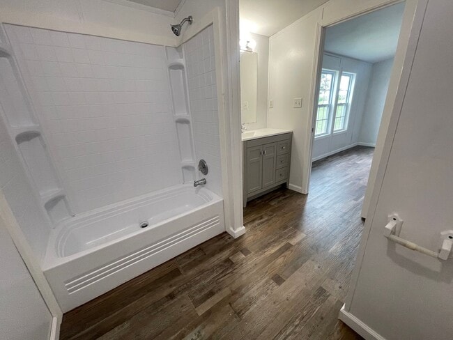 Foto del edificio - 3 Bed 2 Bath Home For Rent Outside of Bowling Green, MO