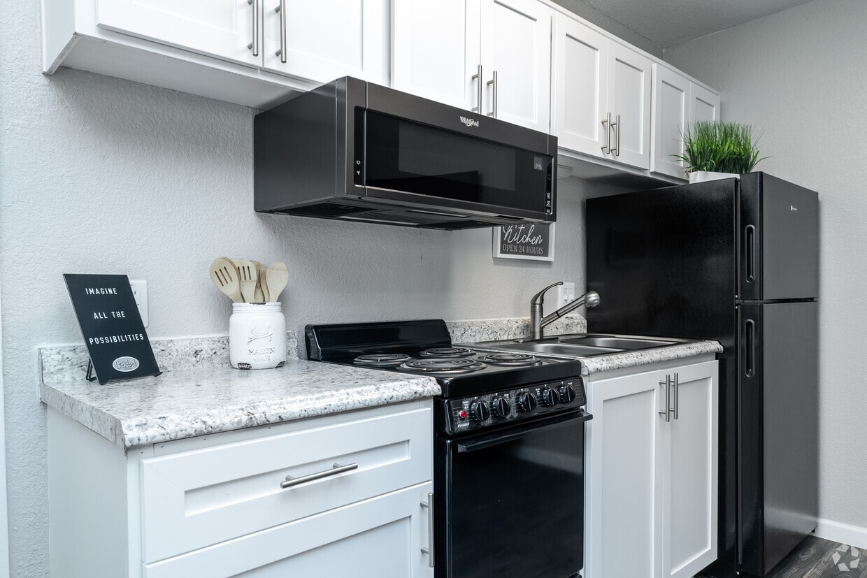 Primary Photo - Standard Raintree