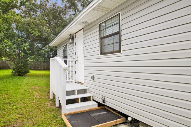 Foto del edificio - Furnished Downtown Pensacola Home For Rent