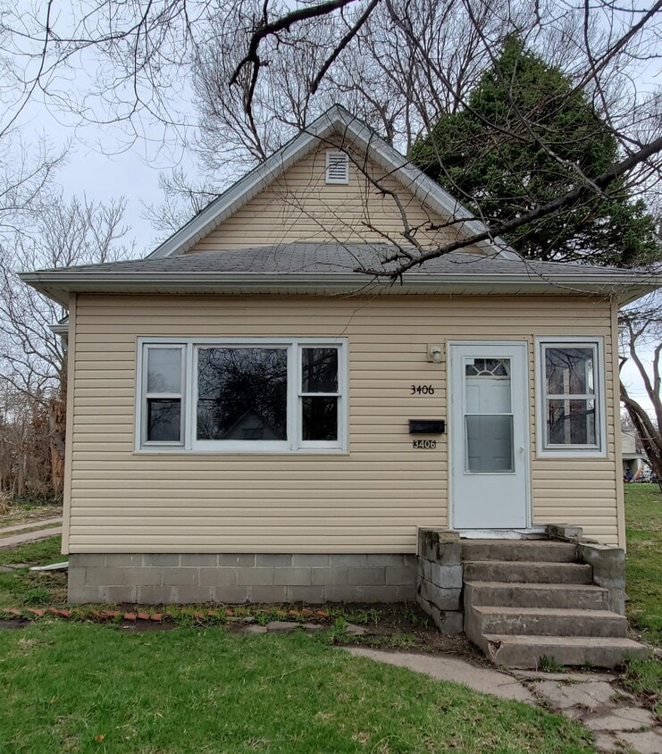 Primary Photo - 3406 N 28th Ave