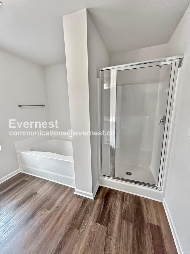 Foto del edificio - 4 Bed, 2.5 Bath Home with Garage / Pet-Friendly / Vouchers Accepted / Coming Soon!