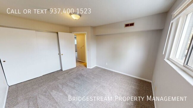 Foto del edificio - Luxury 2 bedroom, 1 bath unit with carport...