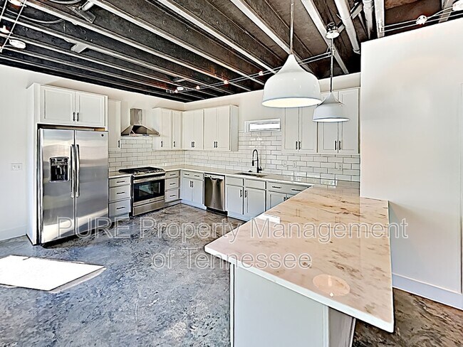 Building Photo - 1905 15th Ave N