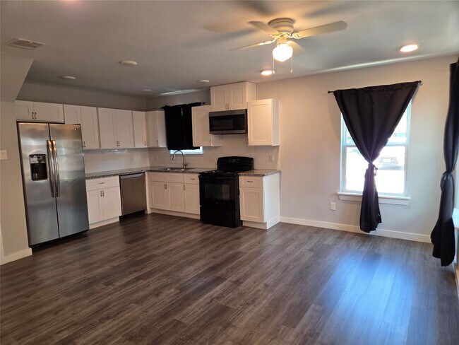 Building Photo - 11610 Danford Ln