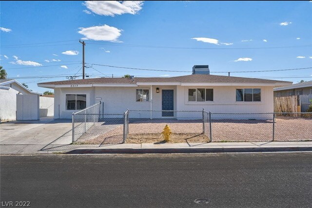 Primary Photo - 2217 Dune Dr