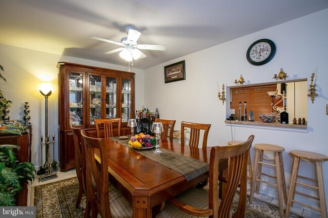 Building Photo - 13 Drewes Ct
