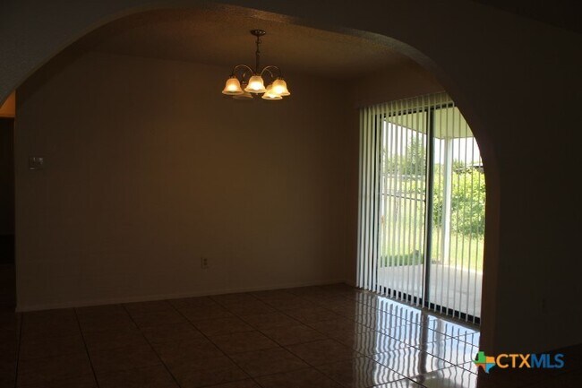 Building Photo - 5707 Dan Dr