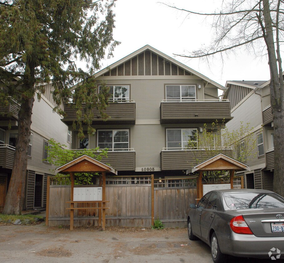 10305 Midvale Ave, Seattle, WA 98133 Apartments in Seattle, WA