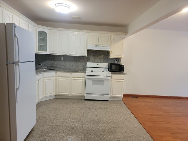 Building Photo - 10443 Springfield Blvd