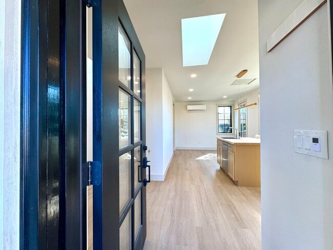 Building Photo - 3577 Louisiana St