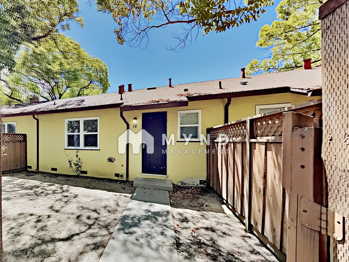 Primary Photo - 14 Garrison Dr