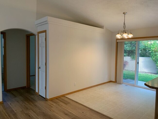 Foto del edificio - 9049 Torrey Ln