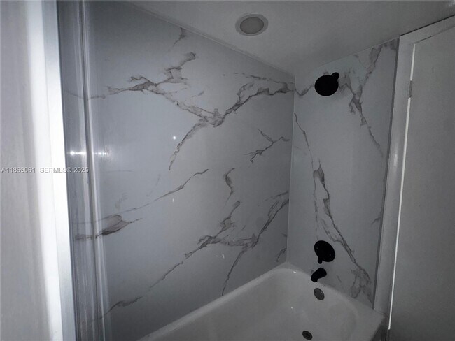 Building Photo - 5780 Rock Island Rd