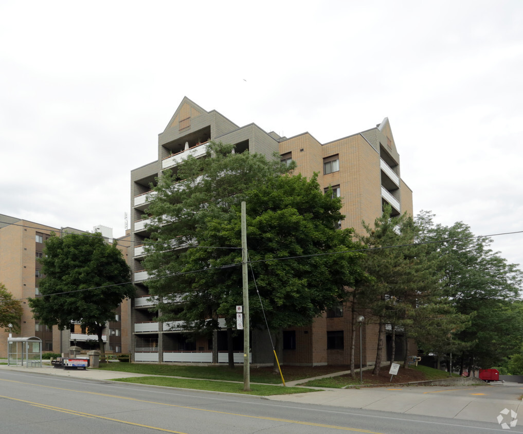 Photo du bâtiment - 1884-1900 Main St W