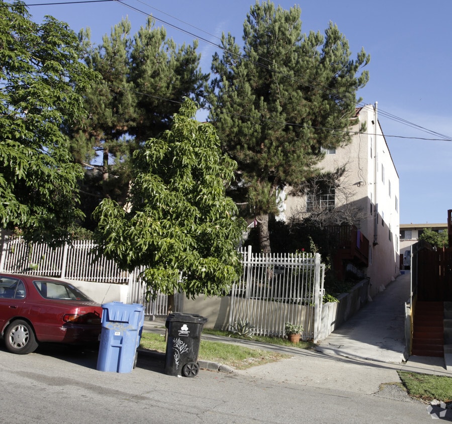 Building Photo - 3505 Bellevue Ave