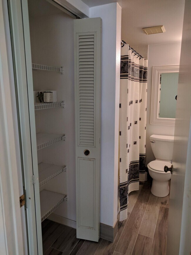 Foto del edificio - 441 Pine Glen Ln