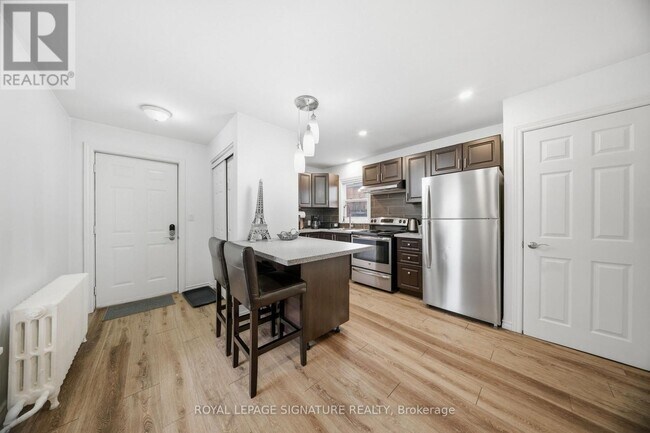 Photo du bâtiment - 209 Hunter St E