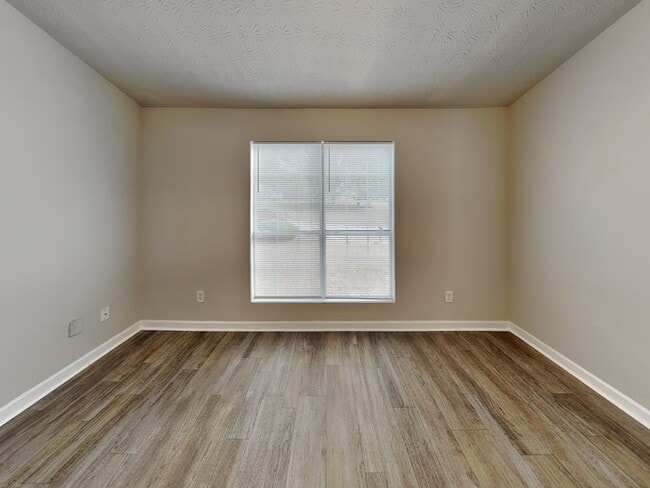 Building Photo - 4145 Riverbank Ct
