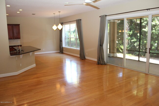 Foto del edificio - 349 N Sea Lake Ln