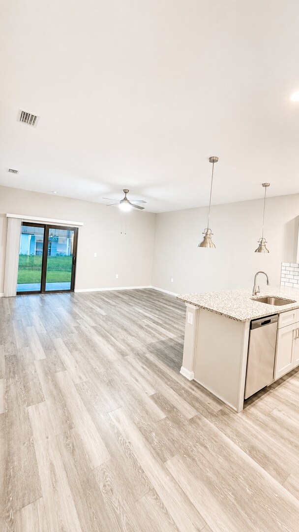 Foto del edificio - Hidden Gem! Beautiful 3/2 Duplex